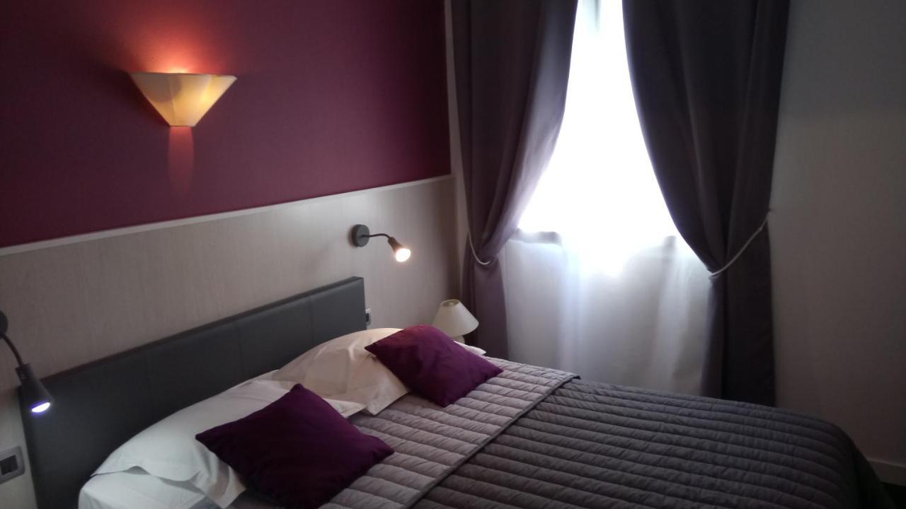 Hotel Montespan 뤼삭 레 샤토 외부 사진