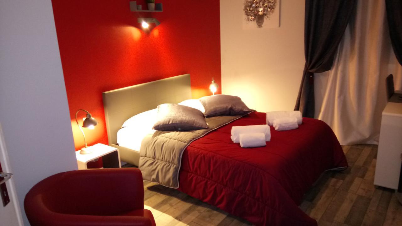 Hotel Montespan 뤼삭 레 샤토 외부 사진